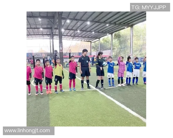 安徽省大学生足球联赛精彩纷呈各高校球队激烈角逐展现青春风采与团队精神